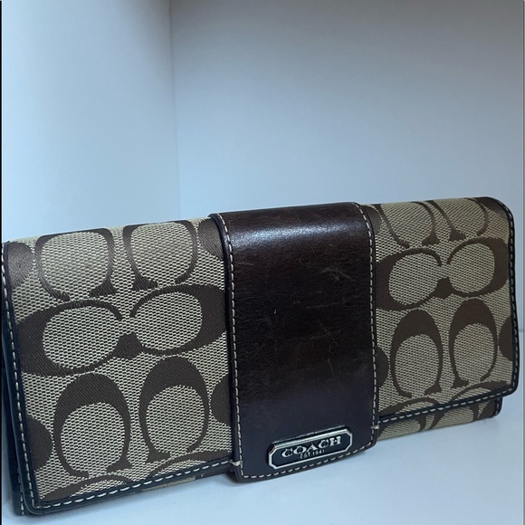 Coach Wallet - Picture 1 of 9
